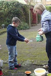 Ein afrikanischer Wasserhahn // Rasende Kinder Kultur Reporter Neuenhaus beim Kunstverein Neuenhaus