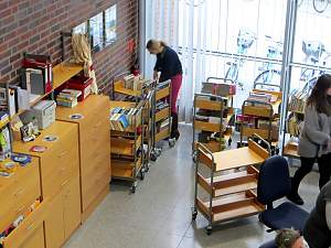 Die Rasenden Kinder Kultur Reporter in Stadtbibliothek/ Sie kennen alle Bücher.