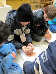 Besuch der Rasenden Kinder Kultur Reporter beim Sandsteinmuseum/ Copyright: abz GmbH